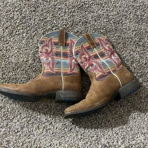 Ariat big girls boots size 3.5 or size 5 womens